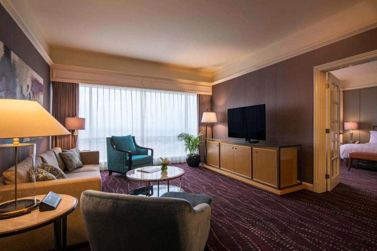 JW Marriott Hotel Surabaya Eksteriør bilde