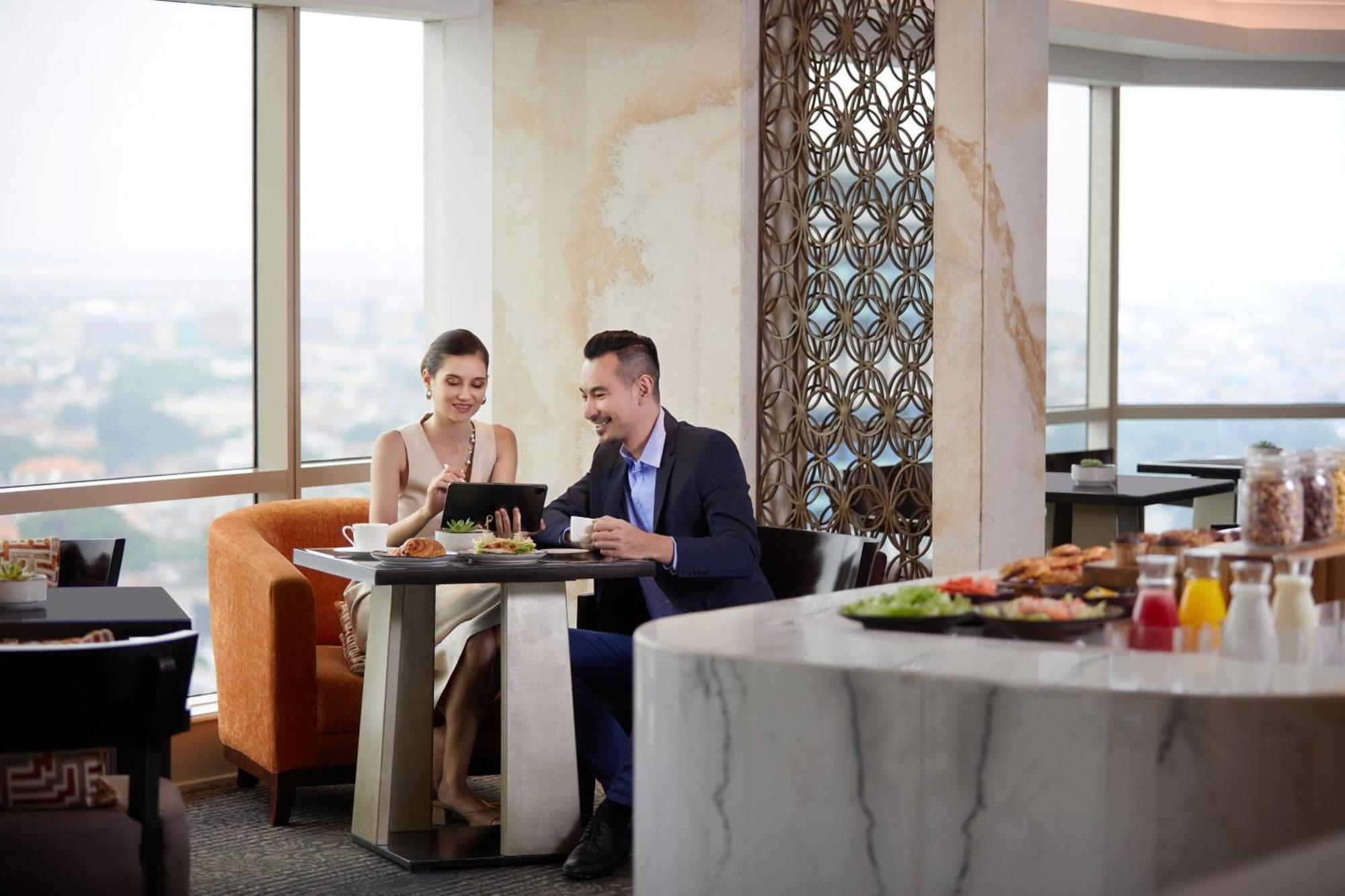 JW Marriott Hotel Surabaya Eksteriør bilde